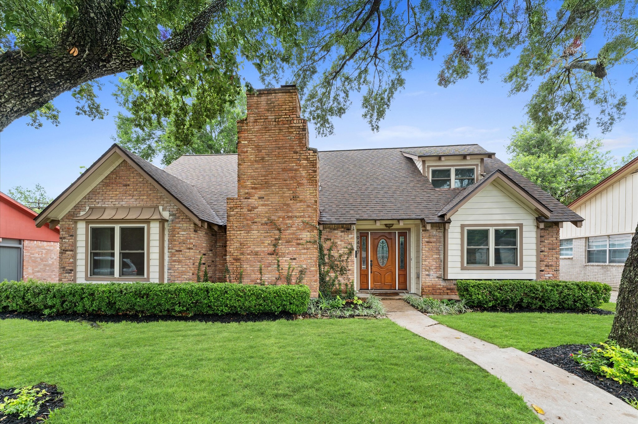 9407 Brooding Oak Circle, Houston, TX 77096